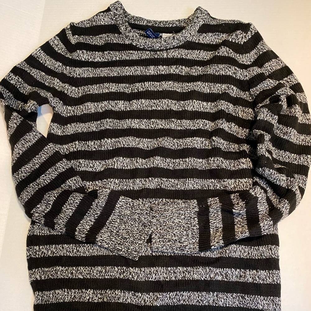 Men’s Small H&M gray and black striped sweater